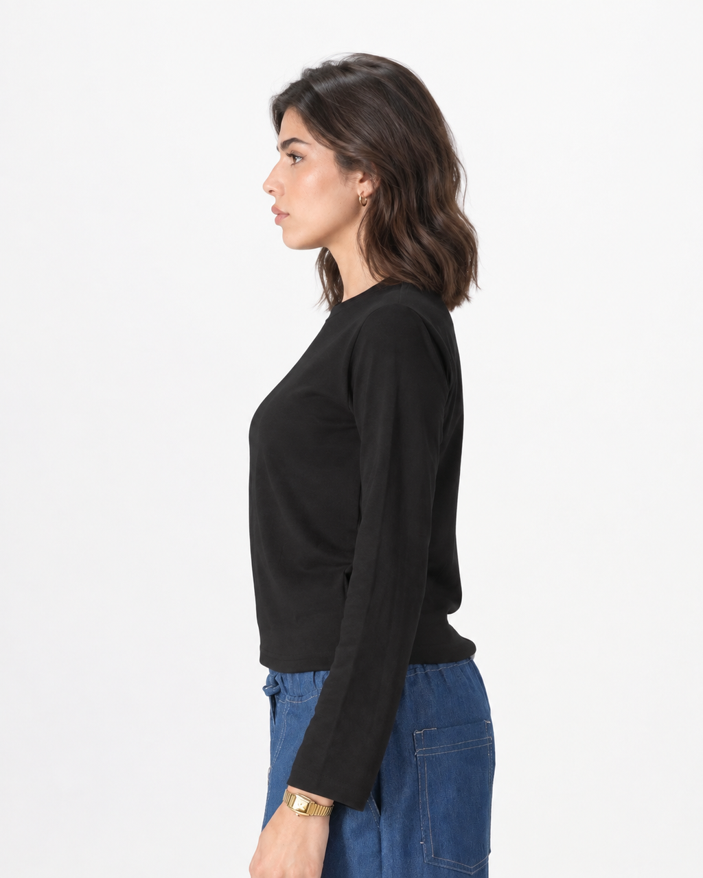 Juvorra black long-sleeve top – side; AI-edited product visualization